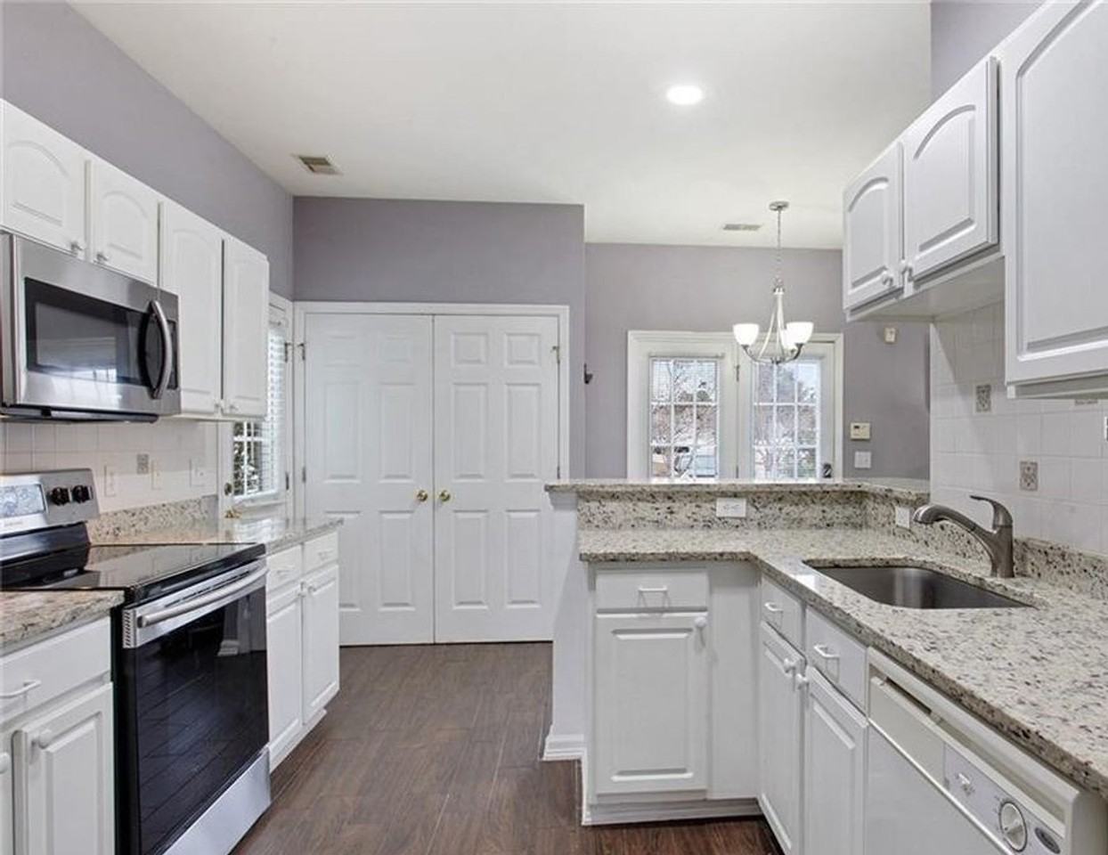 8 5th Ave - Photo 6 of 19