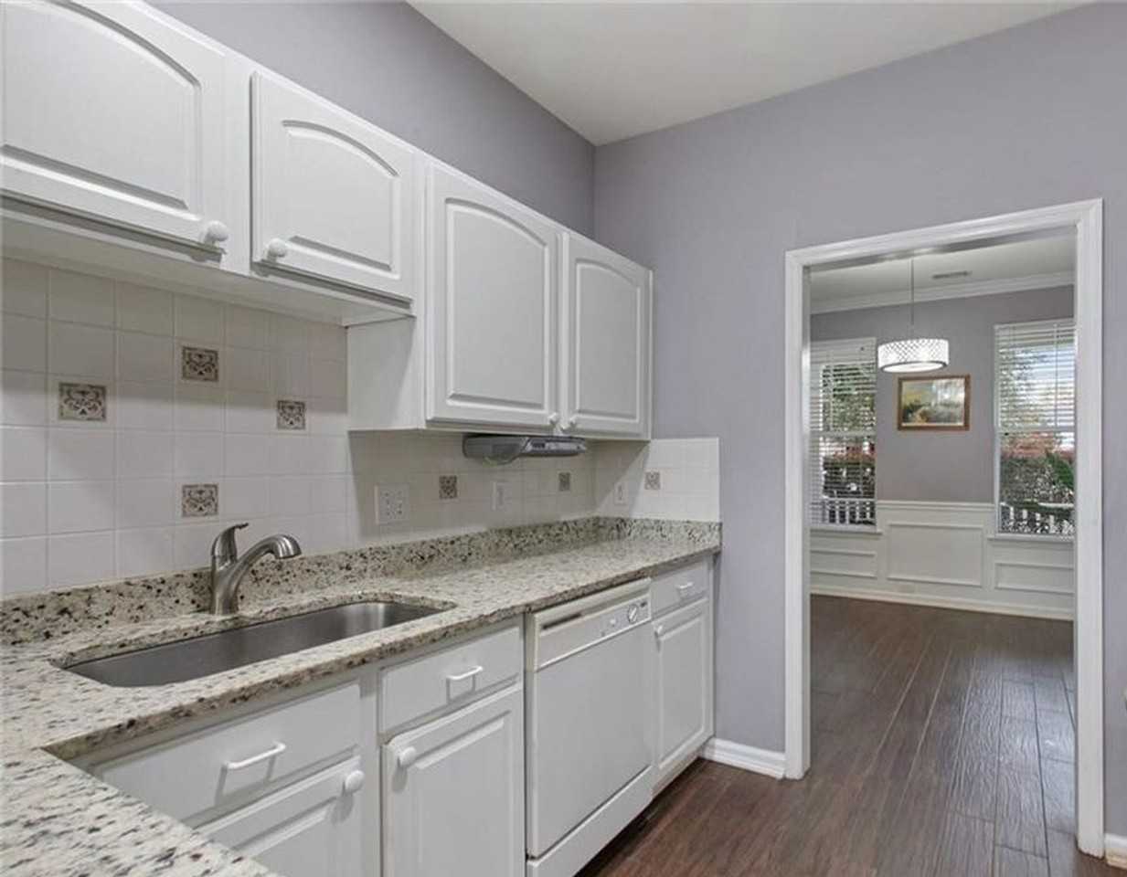 8 5th Ave - Photo 7 of 19