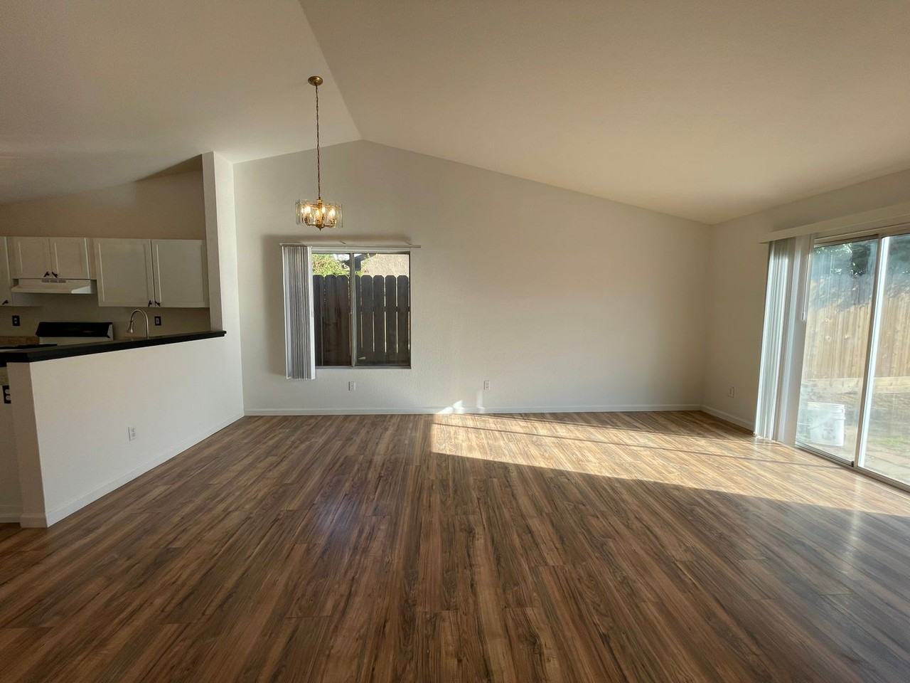 1028 Grackle Ct - Photo 5 of 25