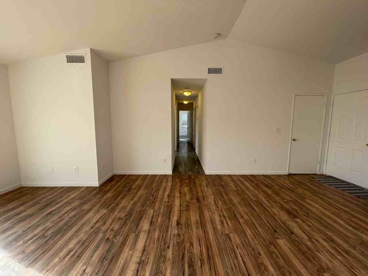 1028 Grackle Ct - Photo 7 of 25