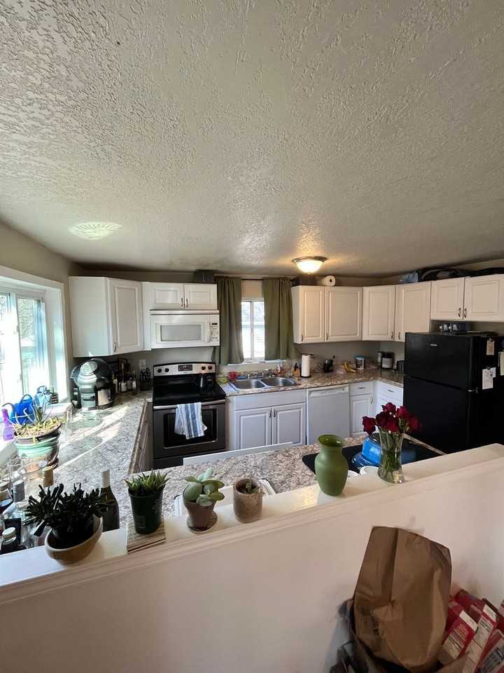 1546 33rd Street - Photo 4 of 47