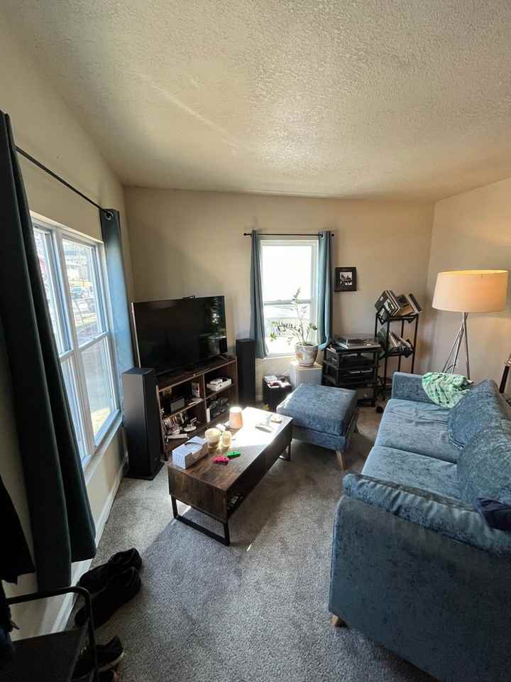 1546 33rd Street - Photo 6 of 47