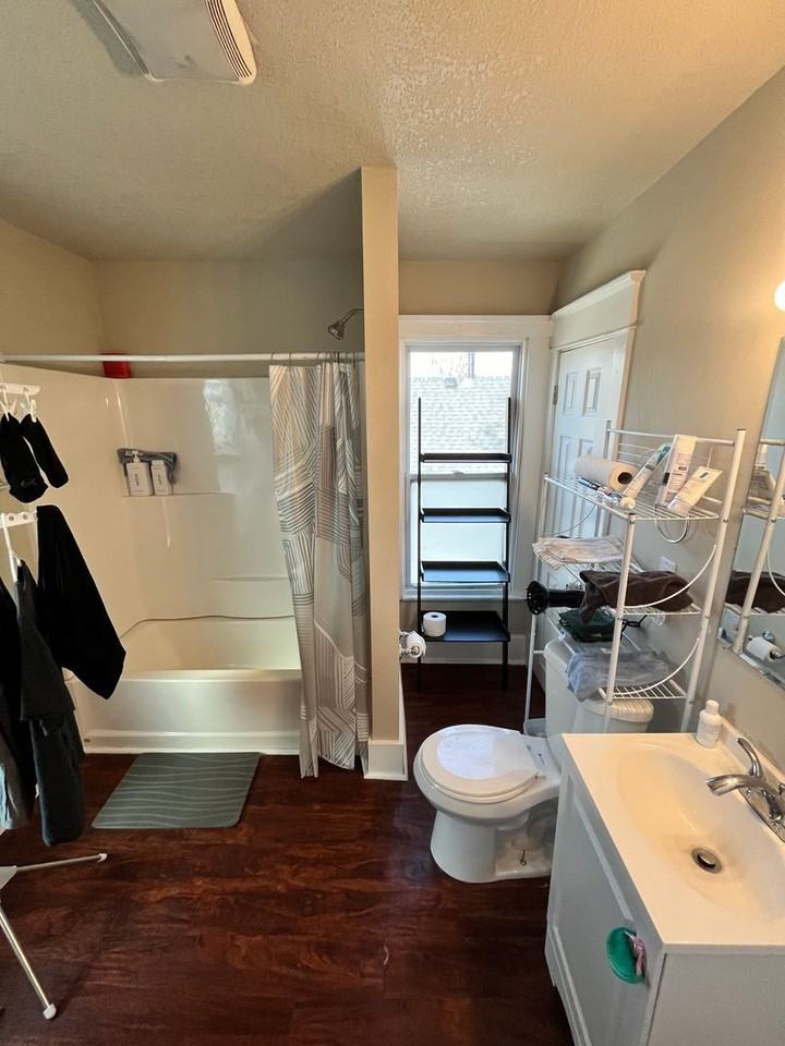 1546 33rd Street - Photo 7 of 47