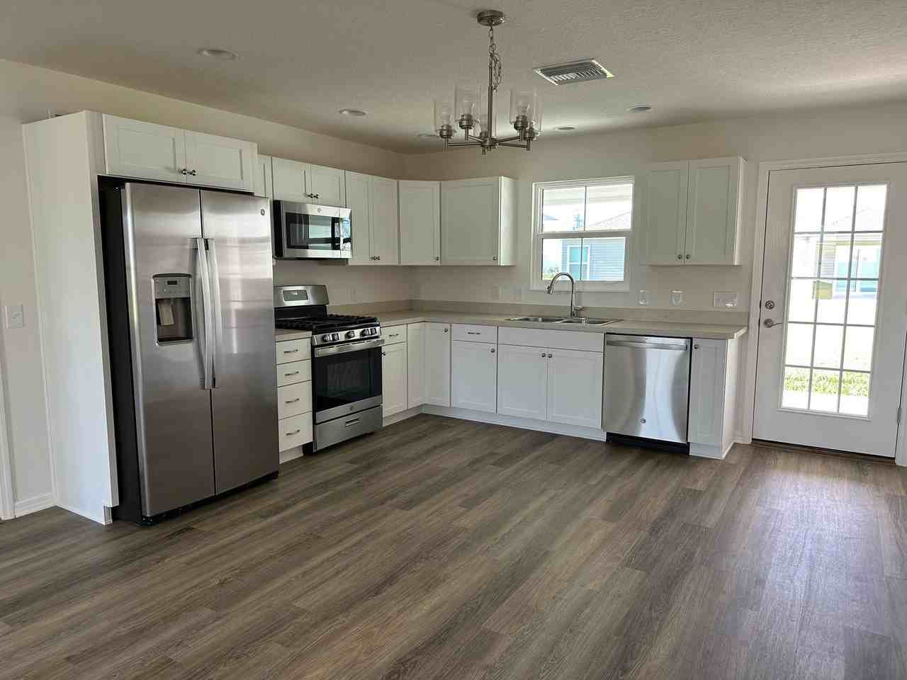 7511 Danford Pl - Photo 3 of 15