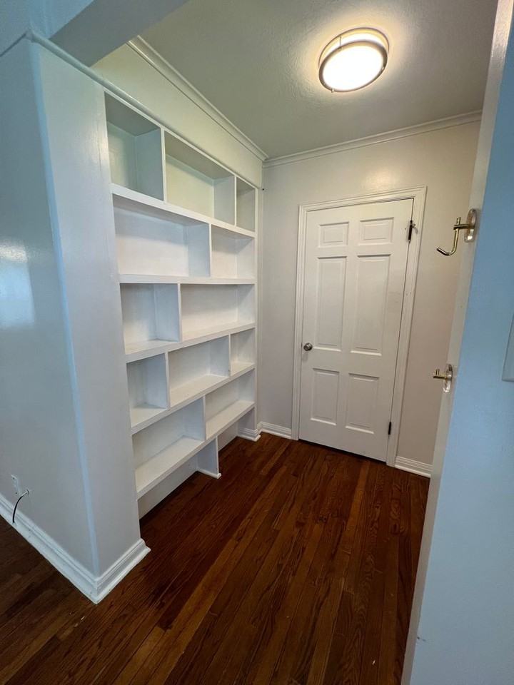 525 Farquhar St - Photo 3 of 22
