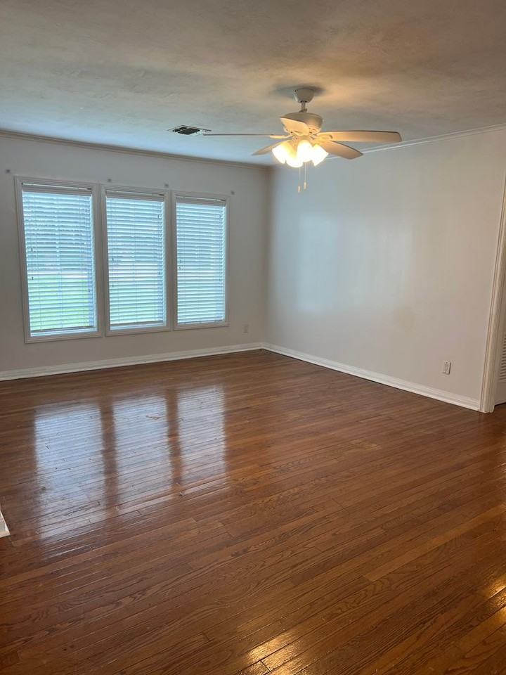 525 Farquhar St - Photo 6 of 22
