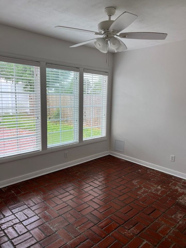 525 Farquhar St - Photo 7 of 22