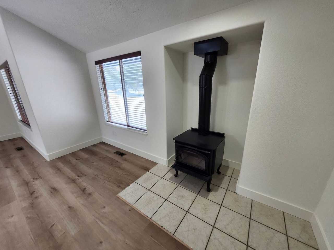 19556 Manzanita Ln - Photo 3 of 22