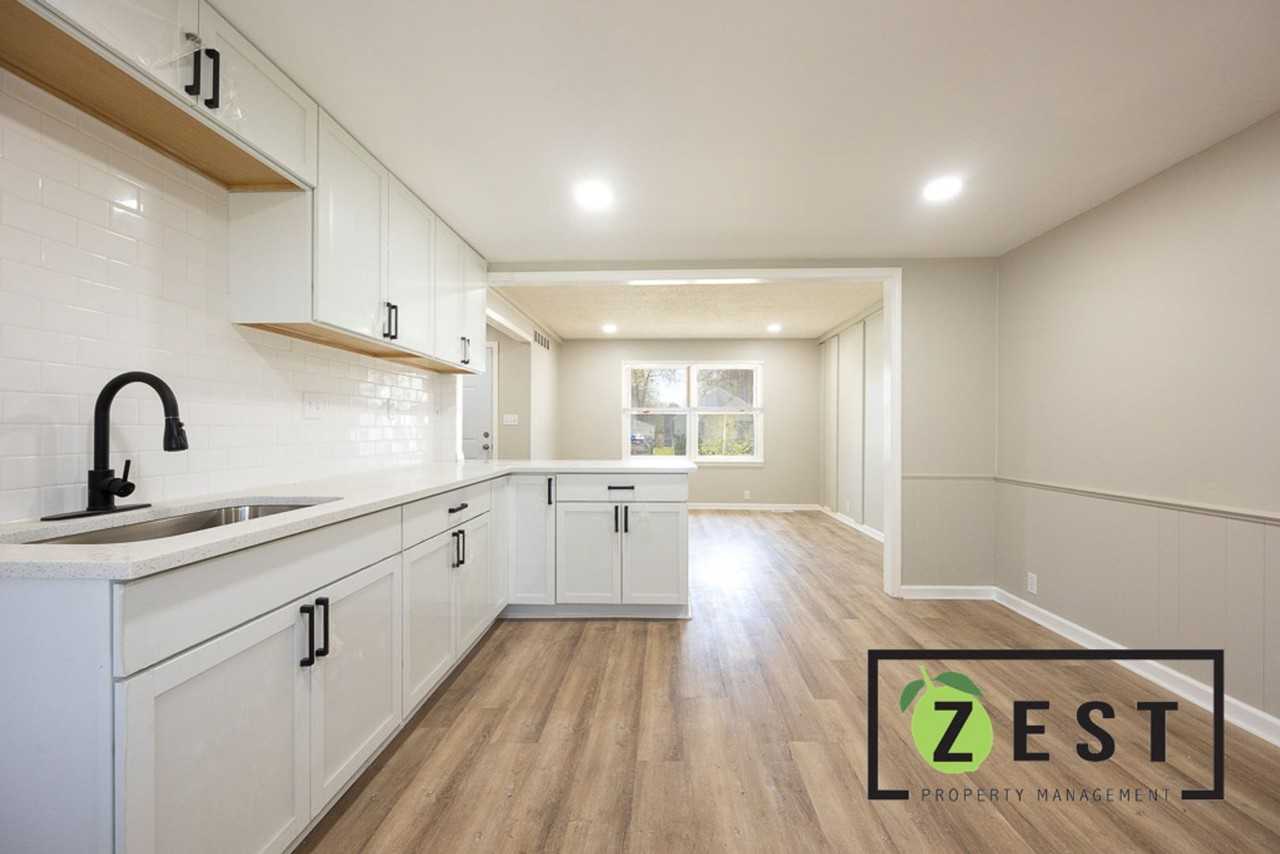 20933 Ridgemont Rd - Photo 7 of 12