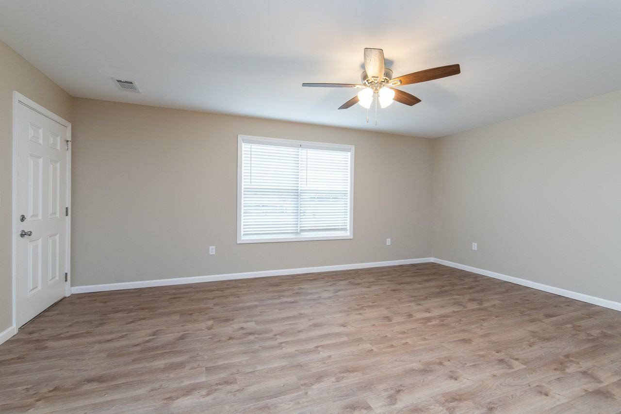 132 Alycia Drive - Photo 3 of 10