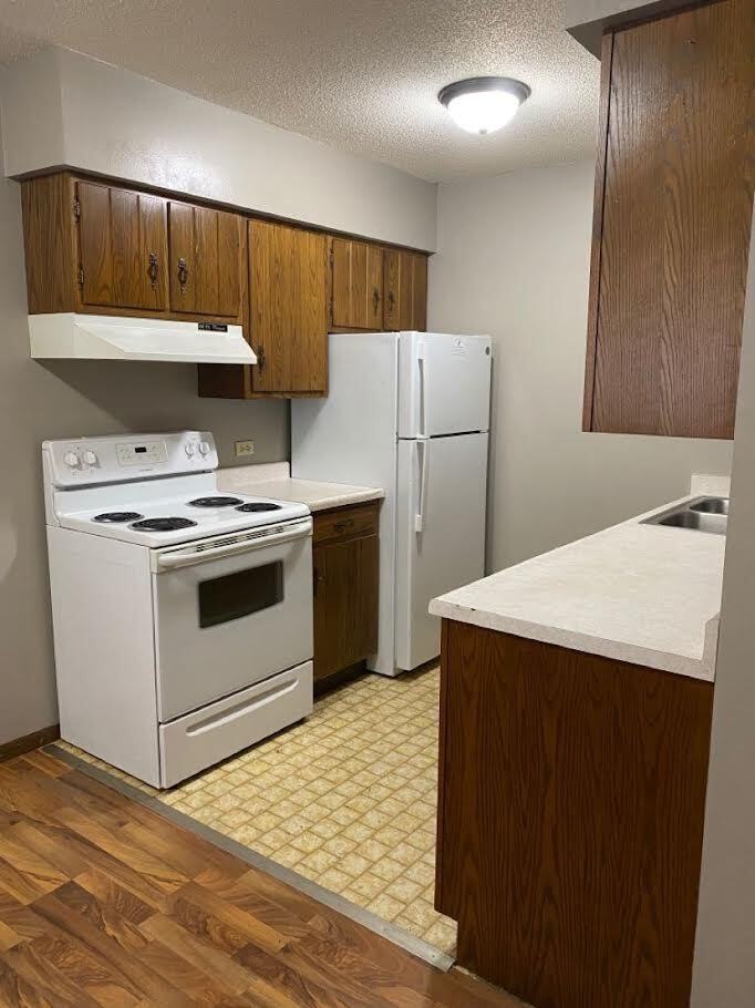 Edon Park Drive - Photo 2 of 11