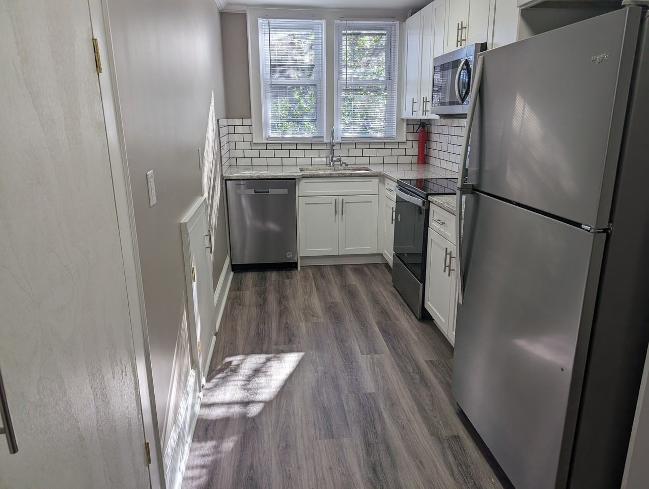 728 Woodrow Street - Photo 7 of 29