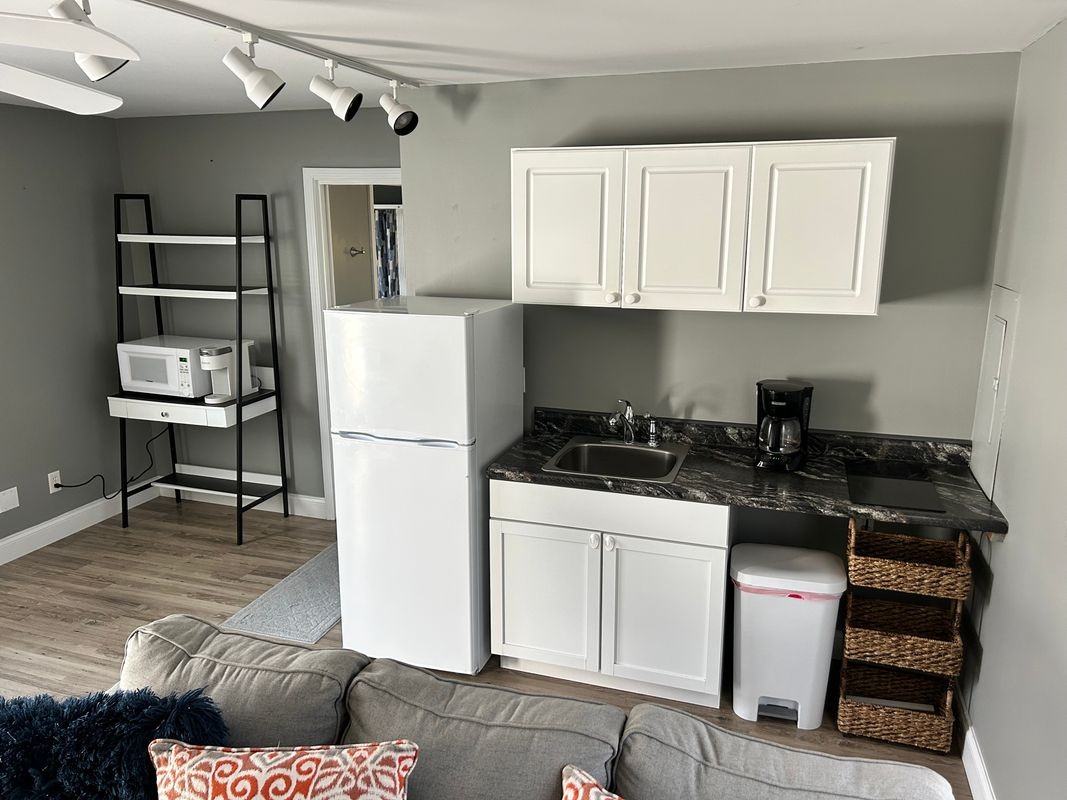 132 Ames St - Photo 3 of 10