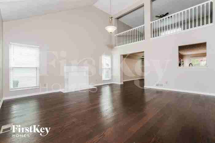 5717 Pleasant Hill Dr - Photo 2 of 16