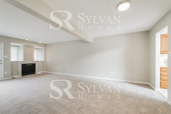 102 Abbey Ln - Photo 3 of 15