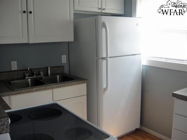 1633 Hamlin Ave #NA - Photo 3 of 10