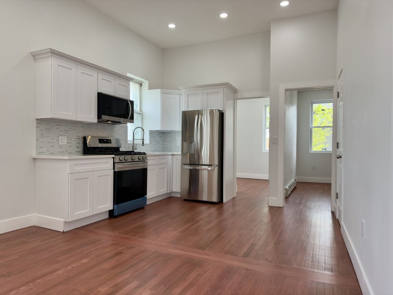 395 Jersey Ave #2 - Photo 3 of 27