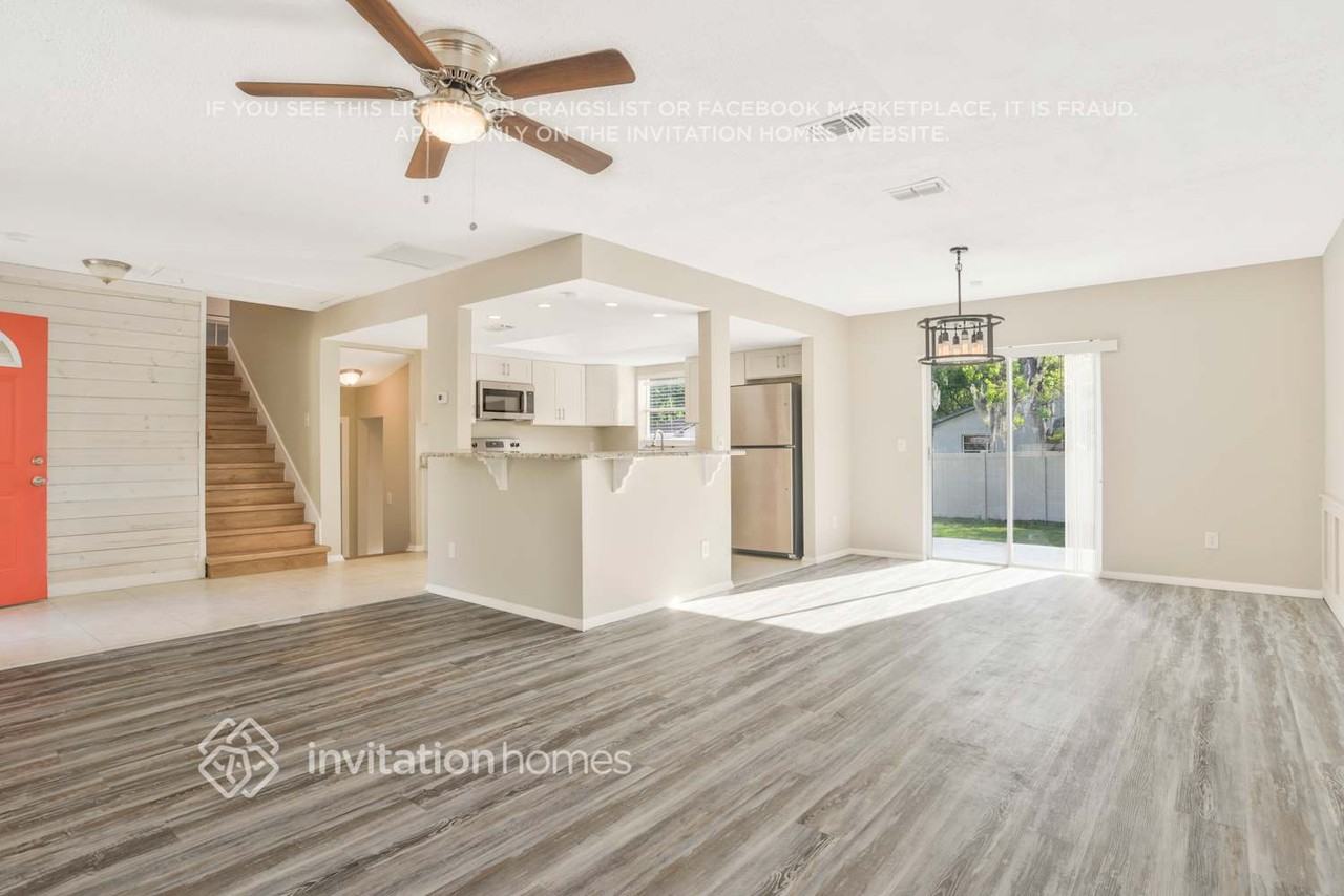 4051 Woodsong Dr - Photo 3 of 19