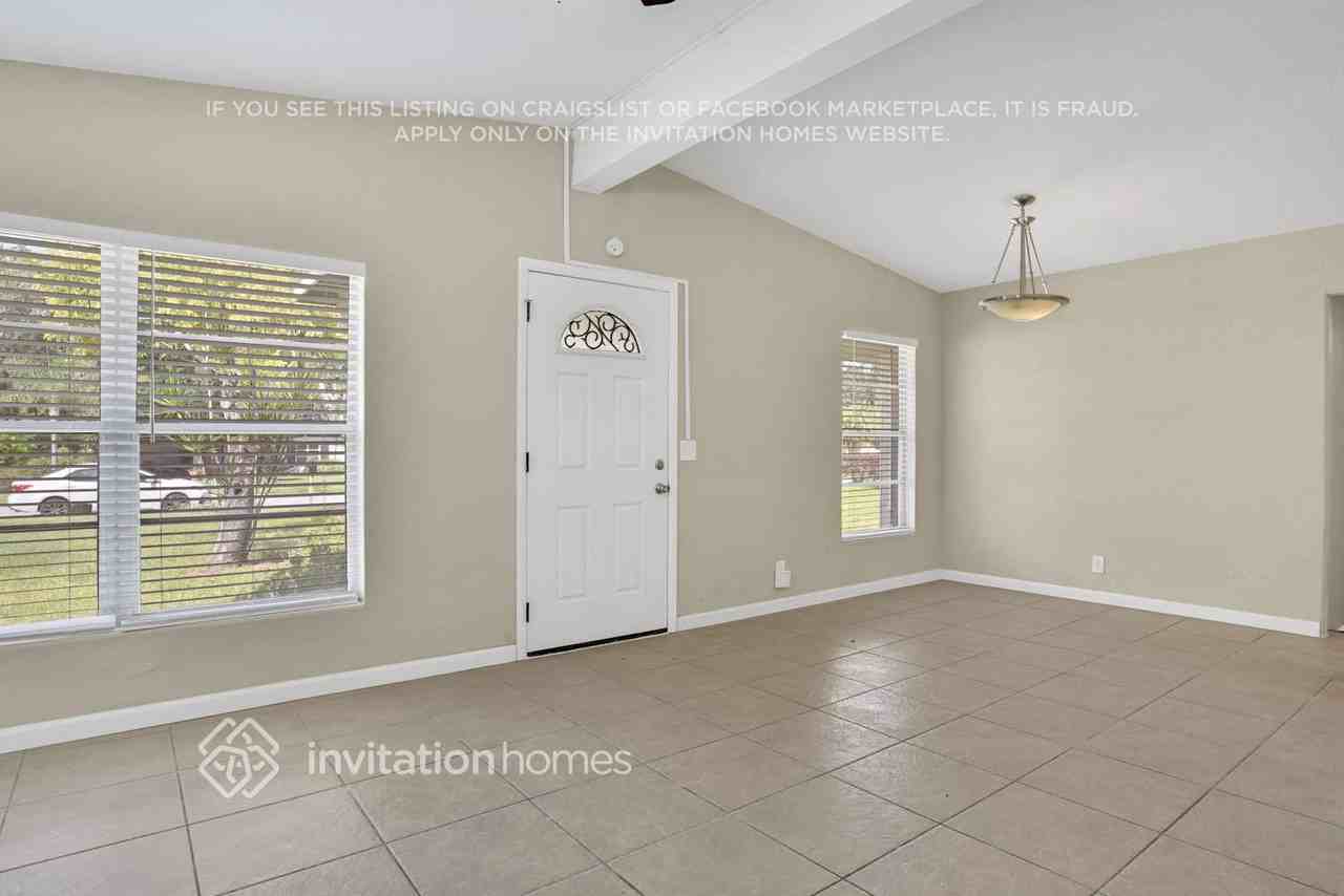 219 Flamingo Dr - Photo 4 of 20