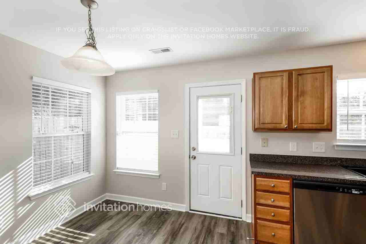 104 Glencroft Dr - Photo 4 of 16