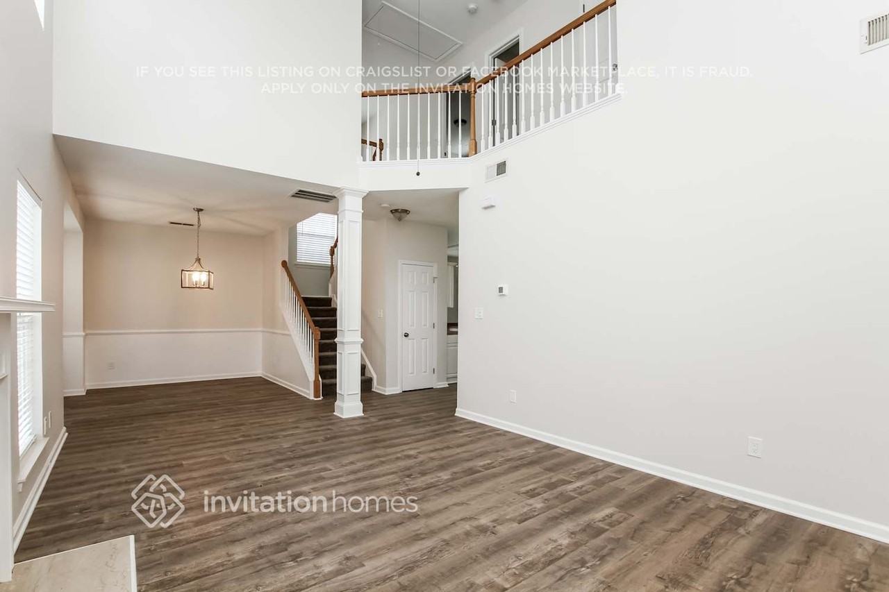 16034 Farmall Dr - Photo 3 of 15