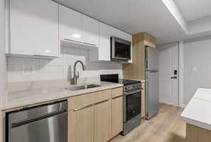 featured image of 6007 N Kenmore Ave