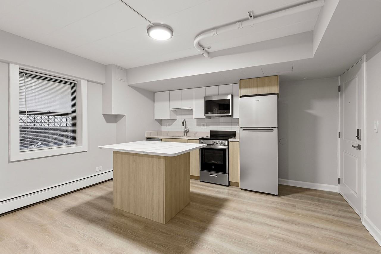 The 6007 Kenmore - Photo 3 of 27