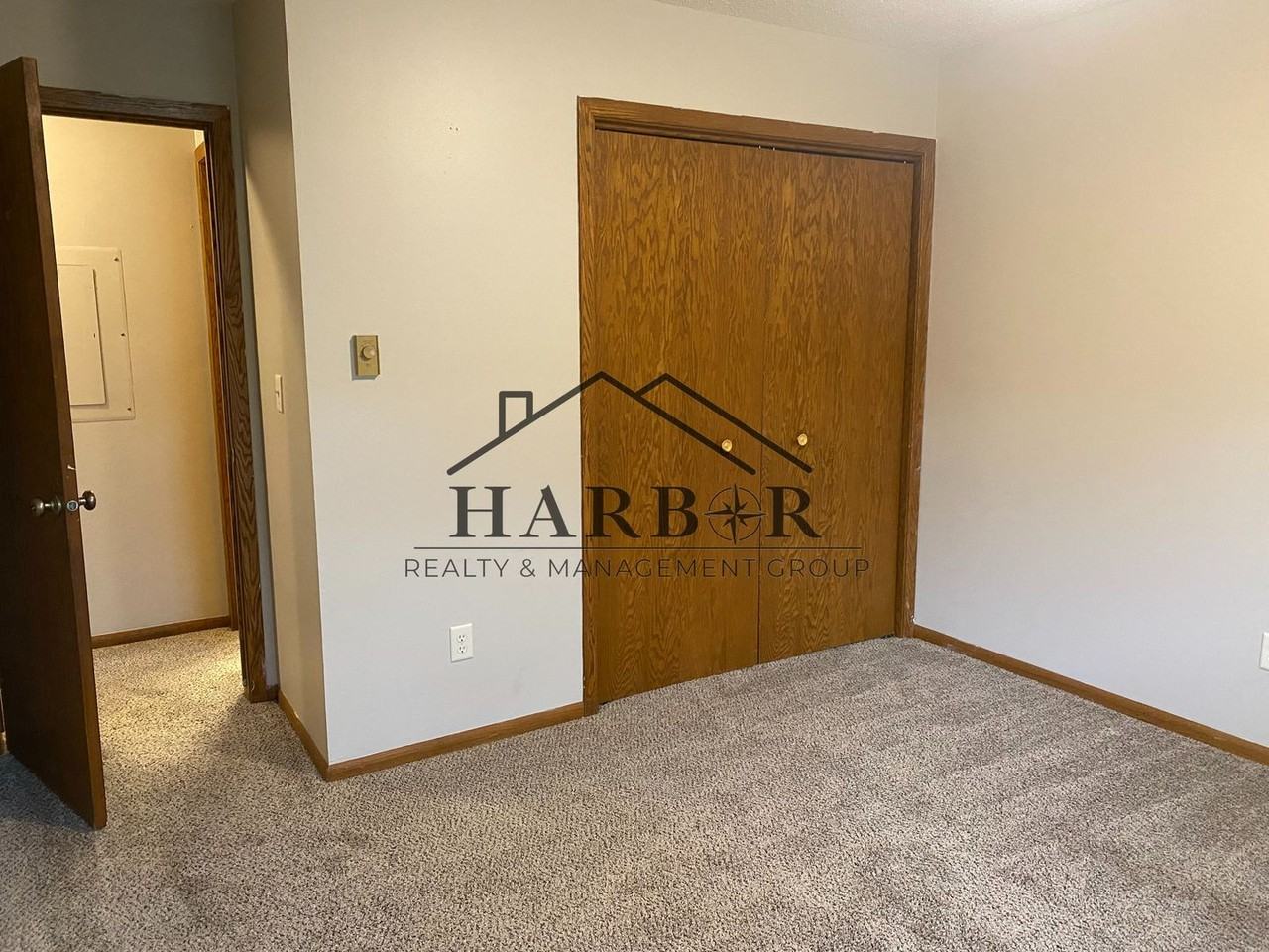 2426 30th Ave Nw - Photo 4 of 6