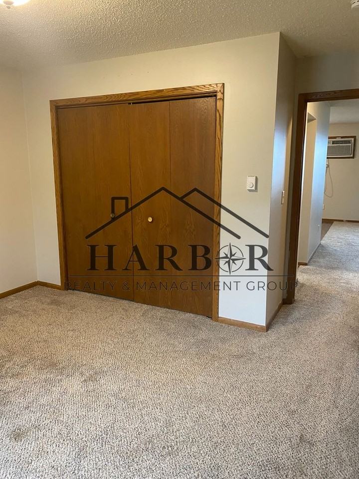 2426 30th Ave Nw - Photo 5 of 6