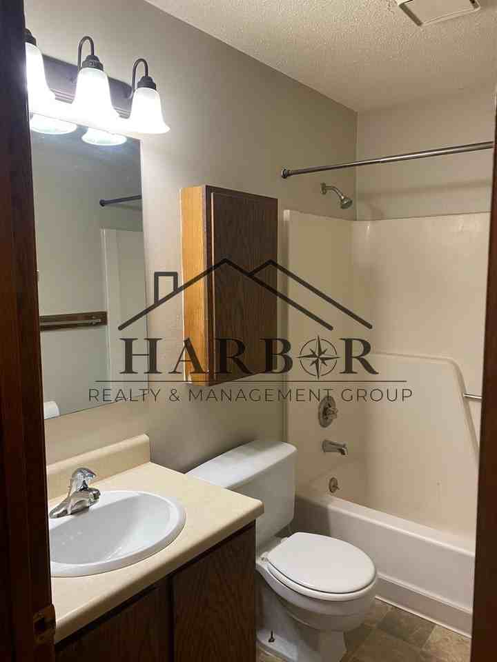 2426 30th Ave Nw - Photo 6 of 6