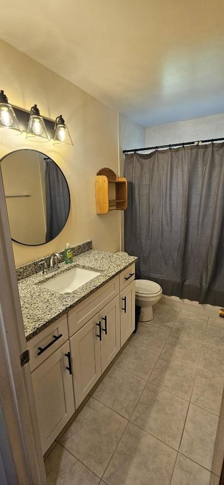 8455 Frost St N - Photo 5 of 8