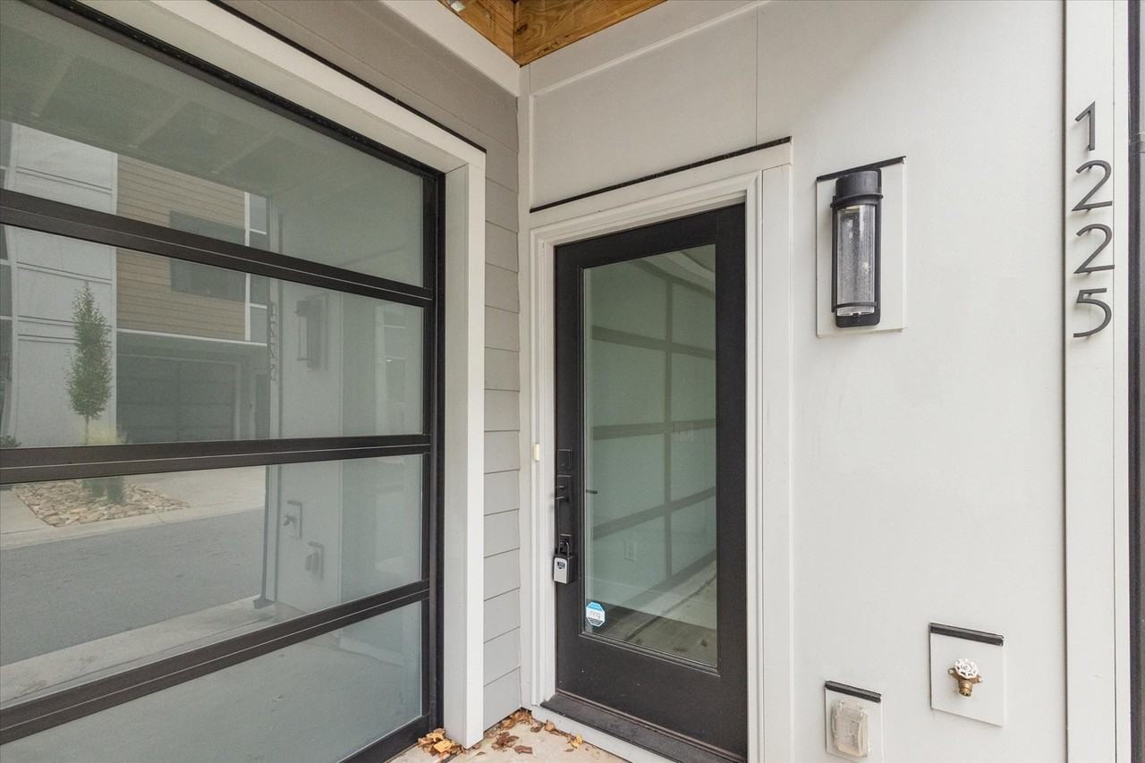 1225 Minter Pl - Photo 5 of 11