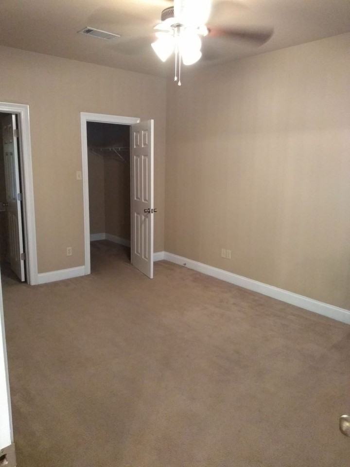 305 Penny Ln - Photo 5 of 11