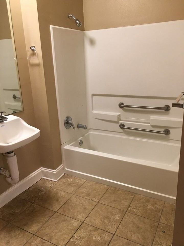 305 Penny Ln - Photo 6 of 11