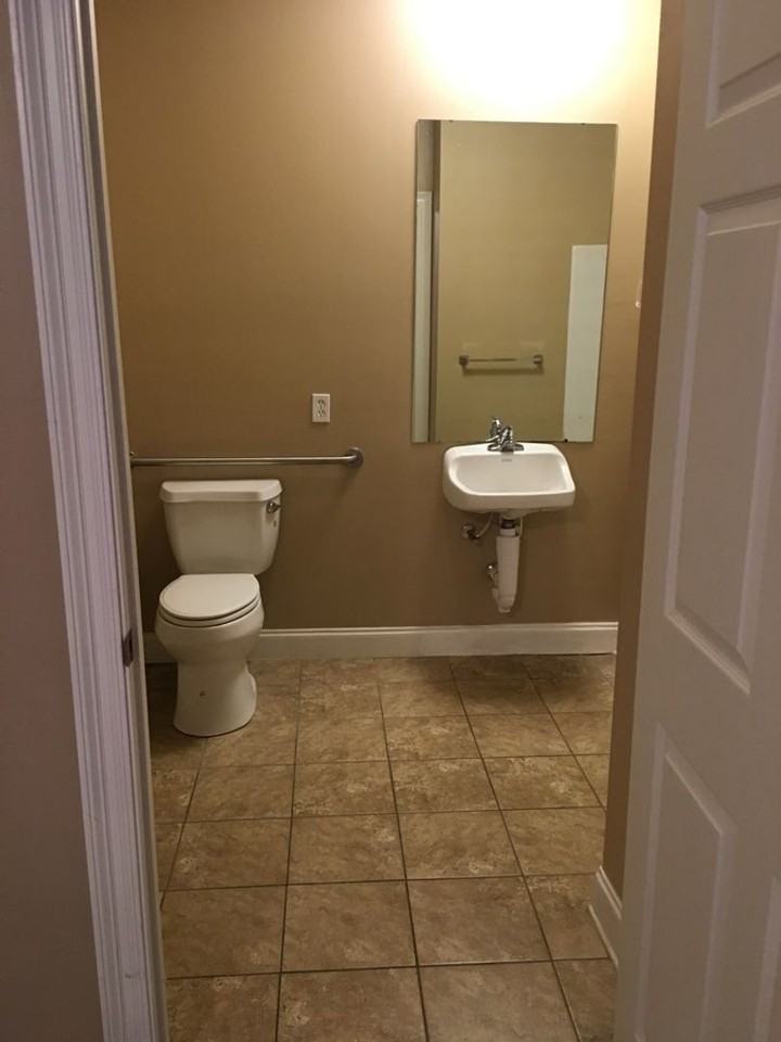 305 Penny Ln - Photo 7 of 11