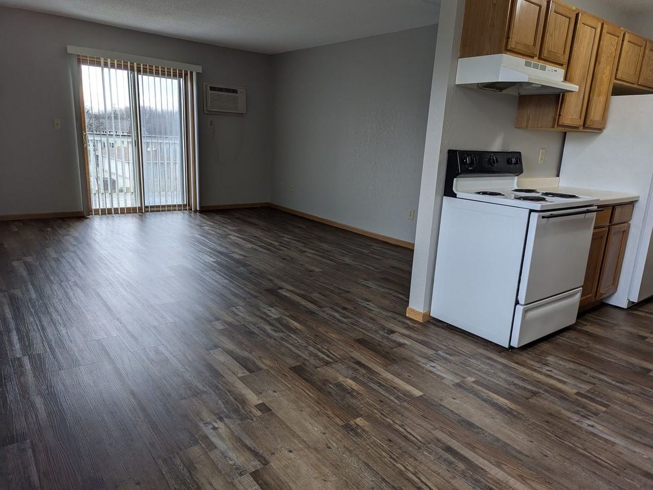 Woodcrest Apartments - Photo 3 of 9