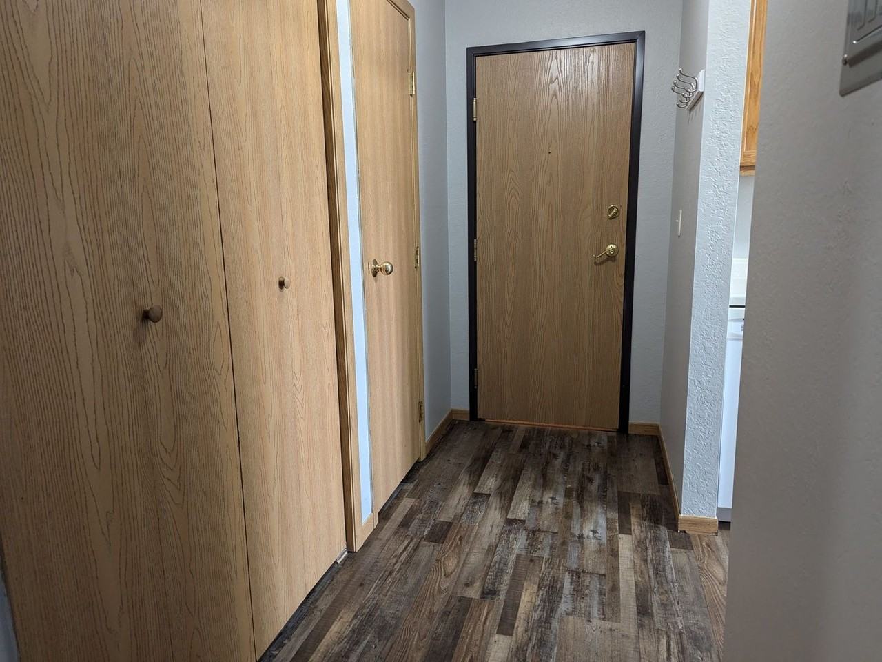 Woodcrest Apartments - Photo 6 of 9