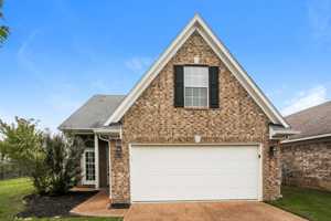 featured image of 10218 Cottage Oaks Cv