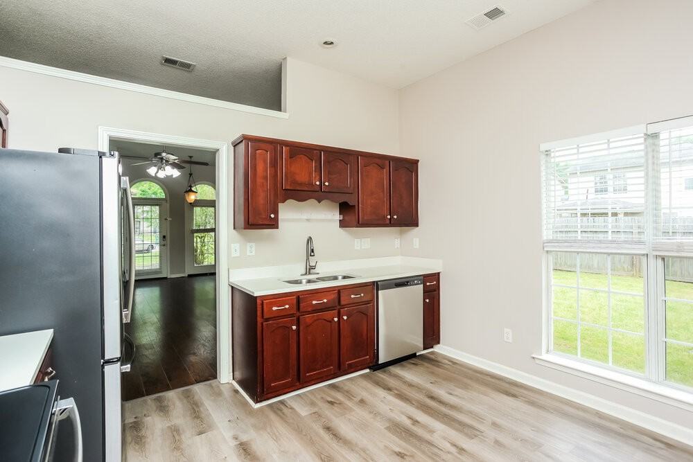 10218 Cottage Oaks Cv - Photo 7 of 16