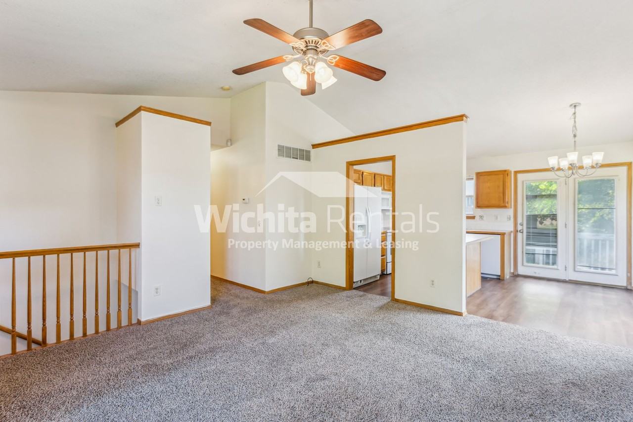 4052 Farmstead St - Photo 2 of 14