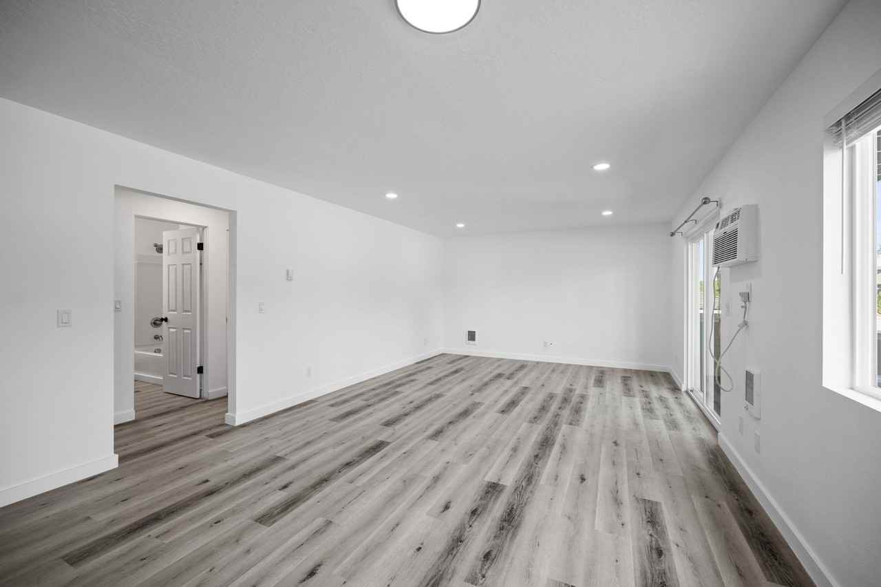 Monico Apartments - Photo 2 of 34