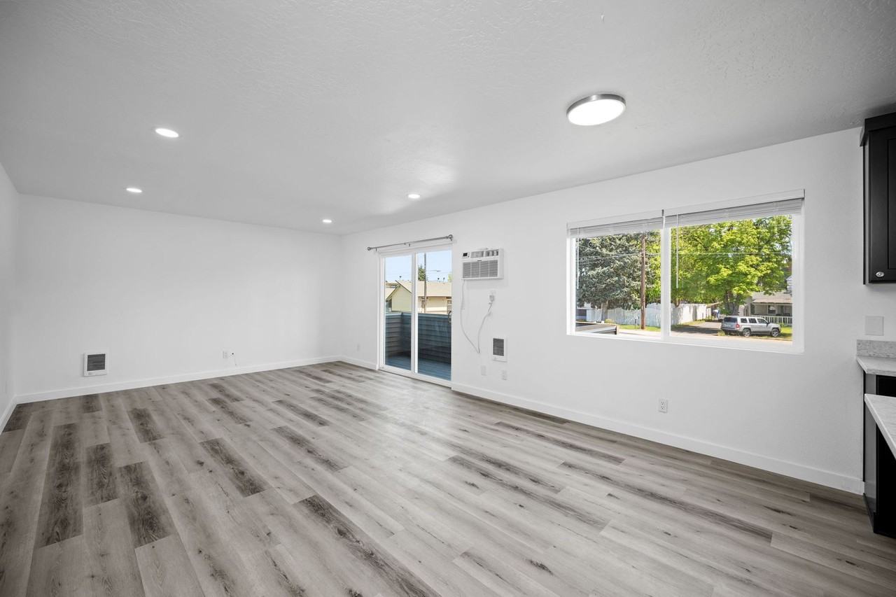 Monico Apartments - Photo 3 of 34