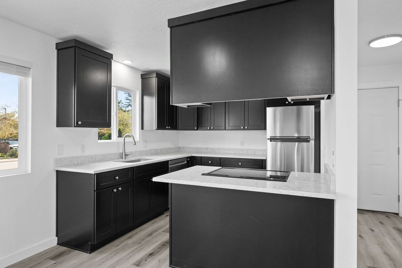 Monico Apartments - Photo 5 of 34