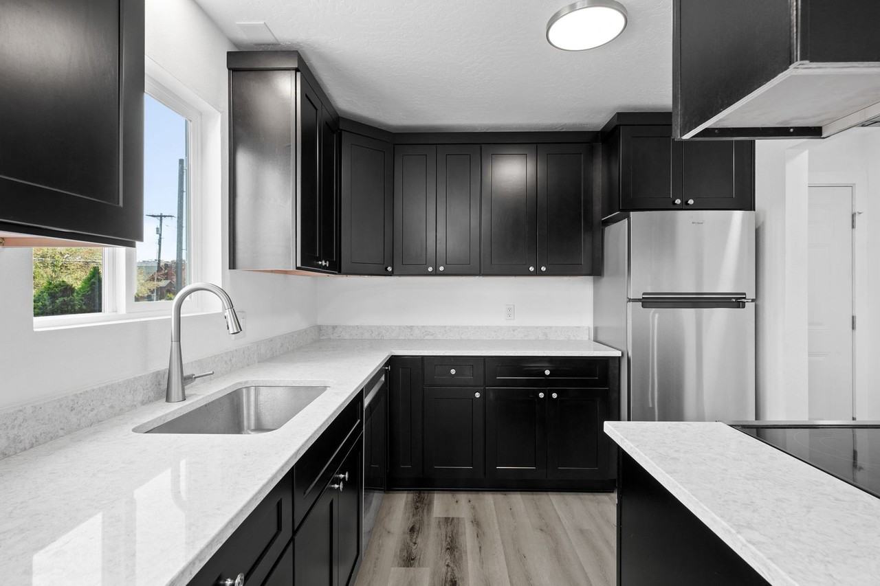 Monico Apartments - Photo 7 of 34