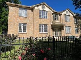 featured image of 1406 Broadway St