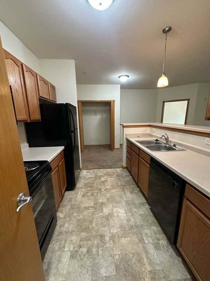 Stratford Place - Photo 2 of 44