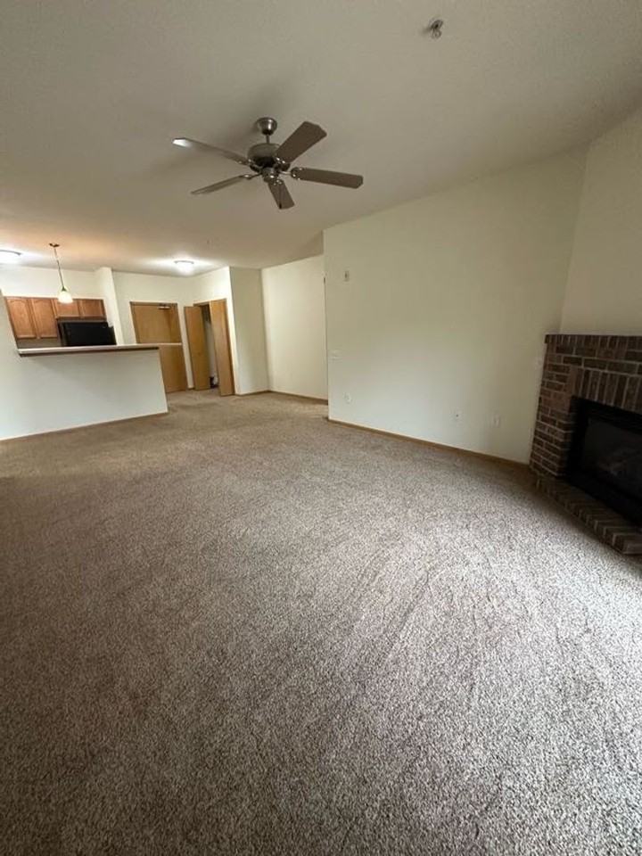 Stratford Place - Photo 3 of 44