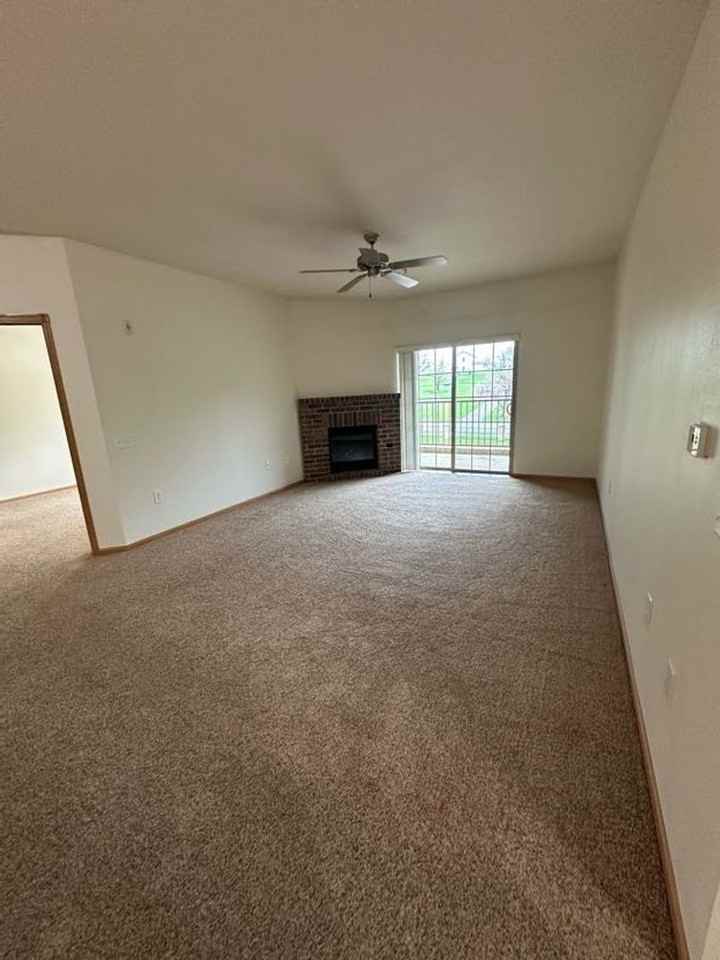 Stratford Place - Photo 4 of 44