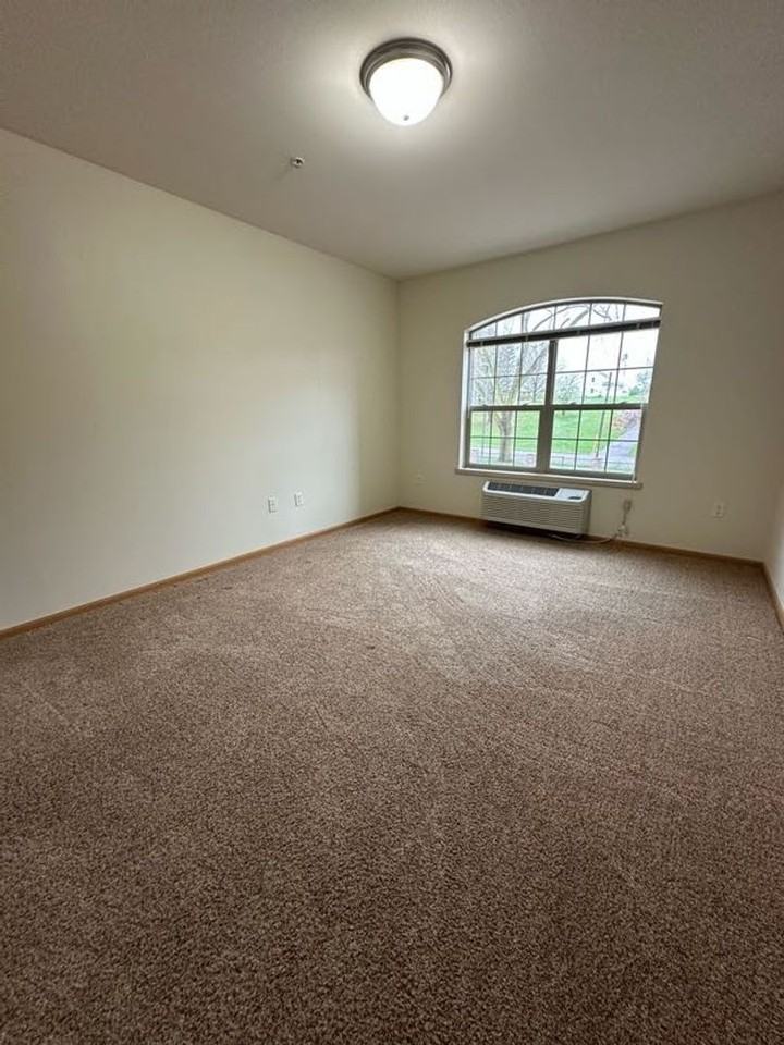 Stratford Place - Photo 5 of 44