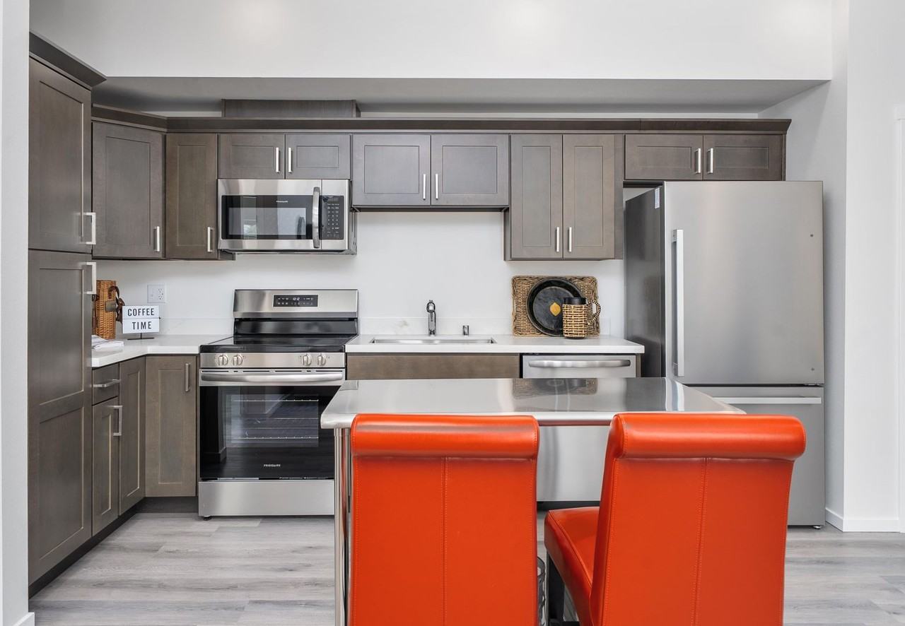 Blueberry Apartments - Photo 6 of 50